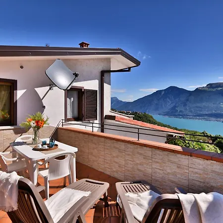 Villino Giuliana By Theater *